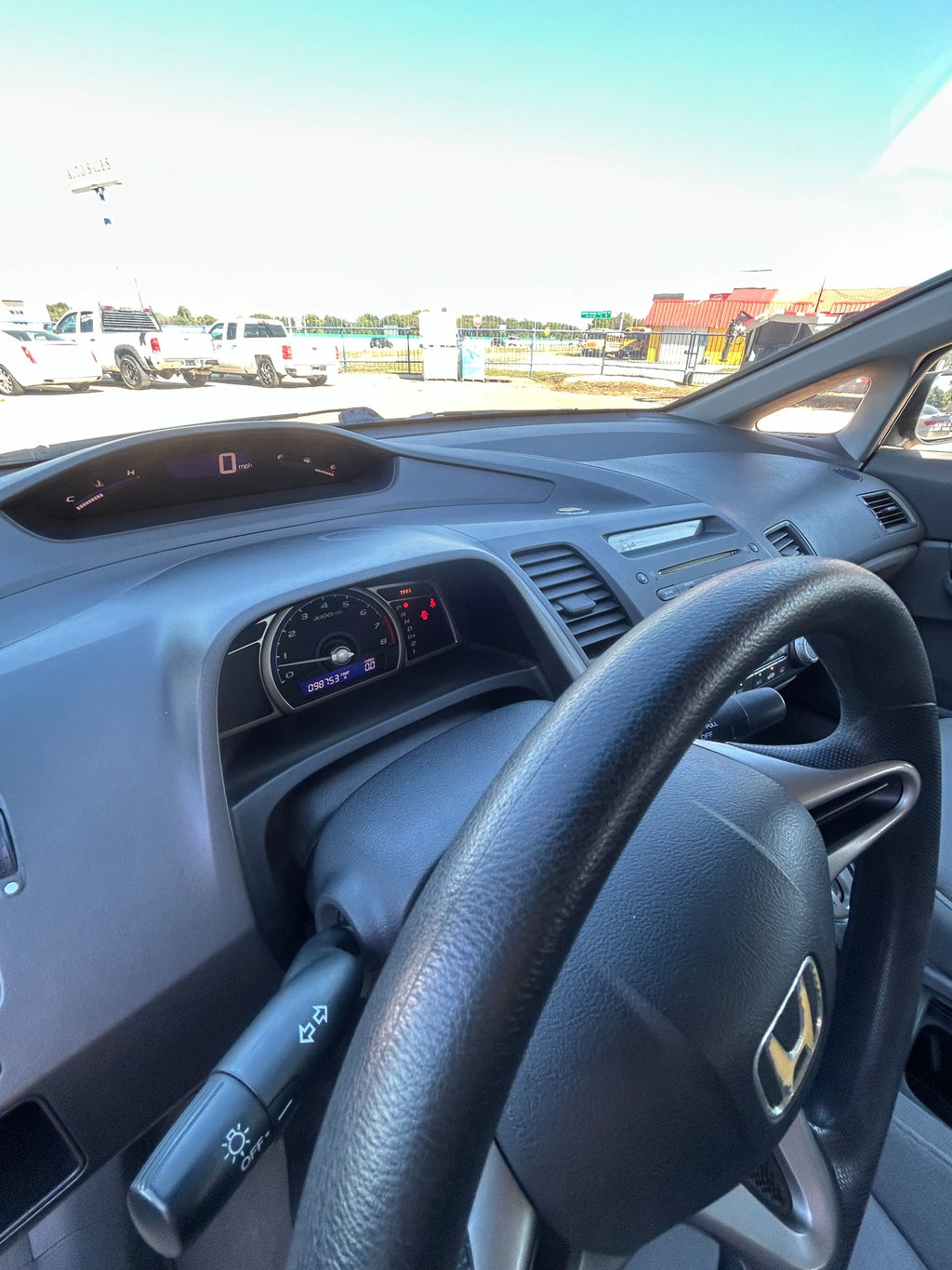 2009 Honda Civic odometer showing 98,753 miles