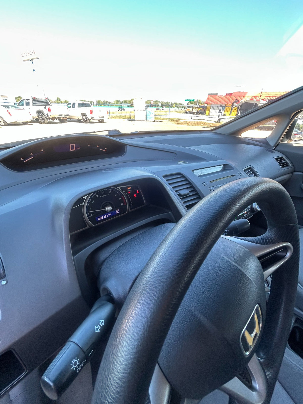 2009 Honda Civic odometer showing 98,753 miles