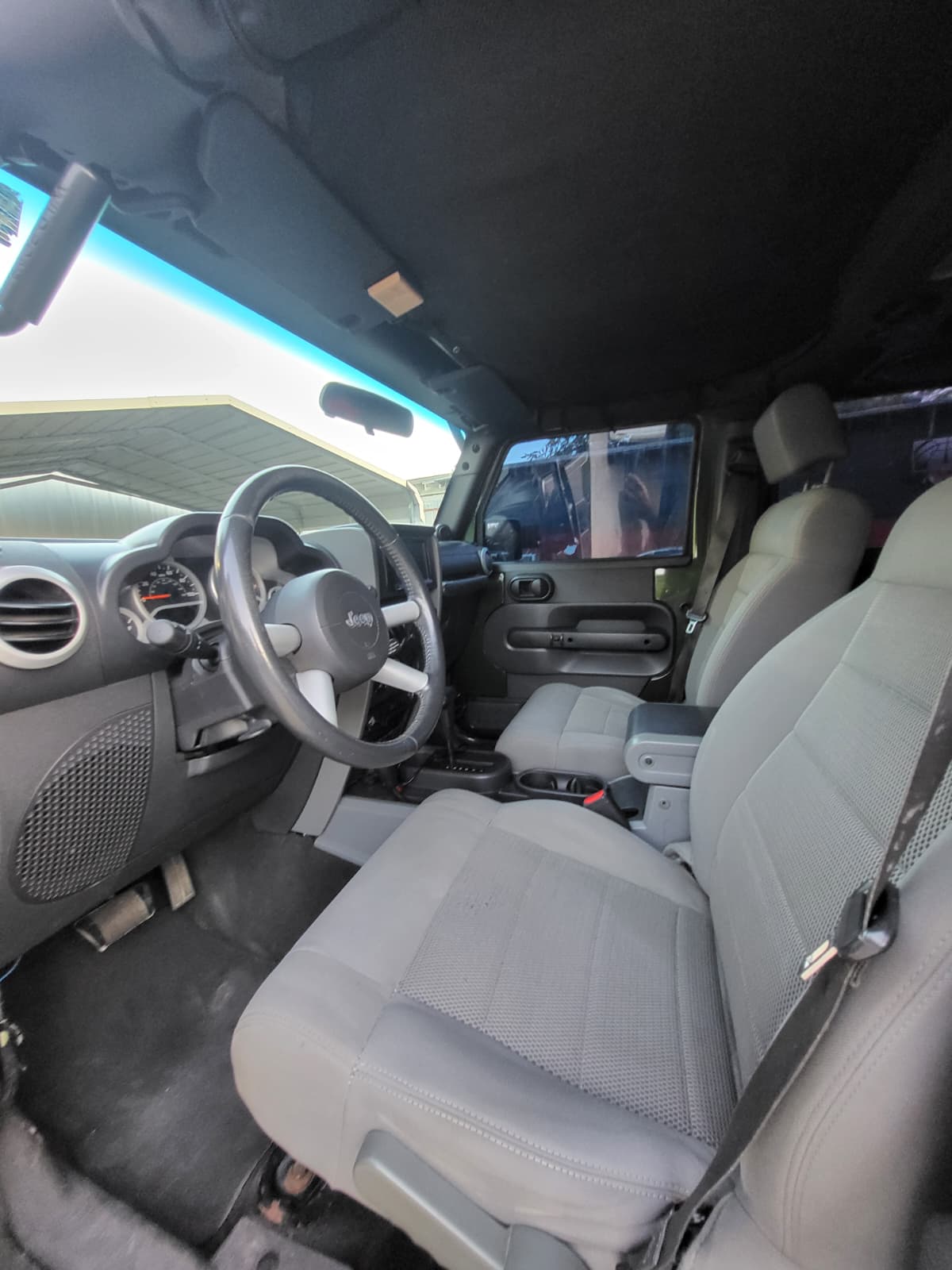 2009 Jeep Wrangler front seats and dashboard