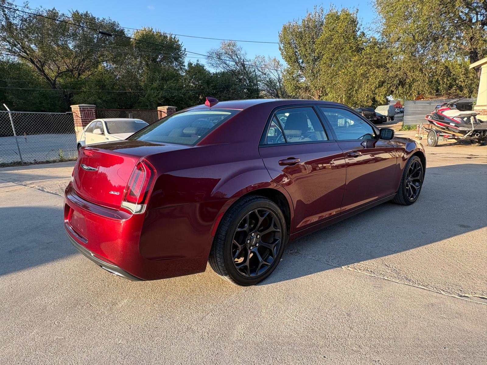 2019 Chrysler 300 Touring – 3.6L V6, Automatic, RWD