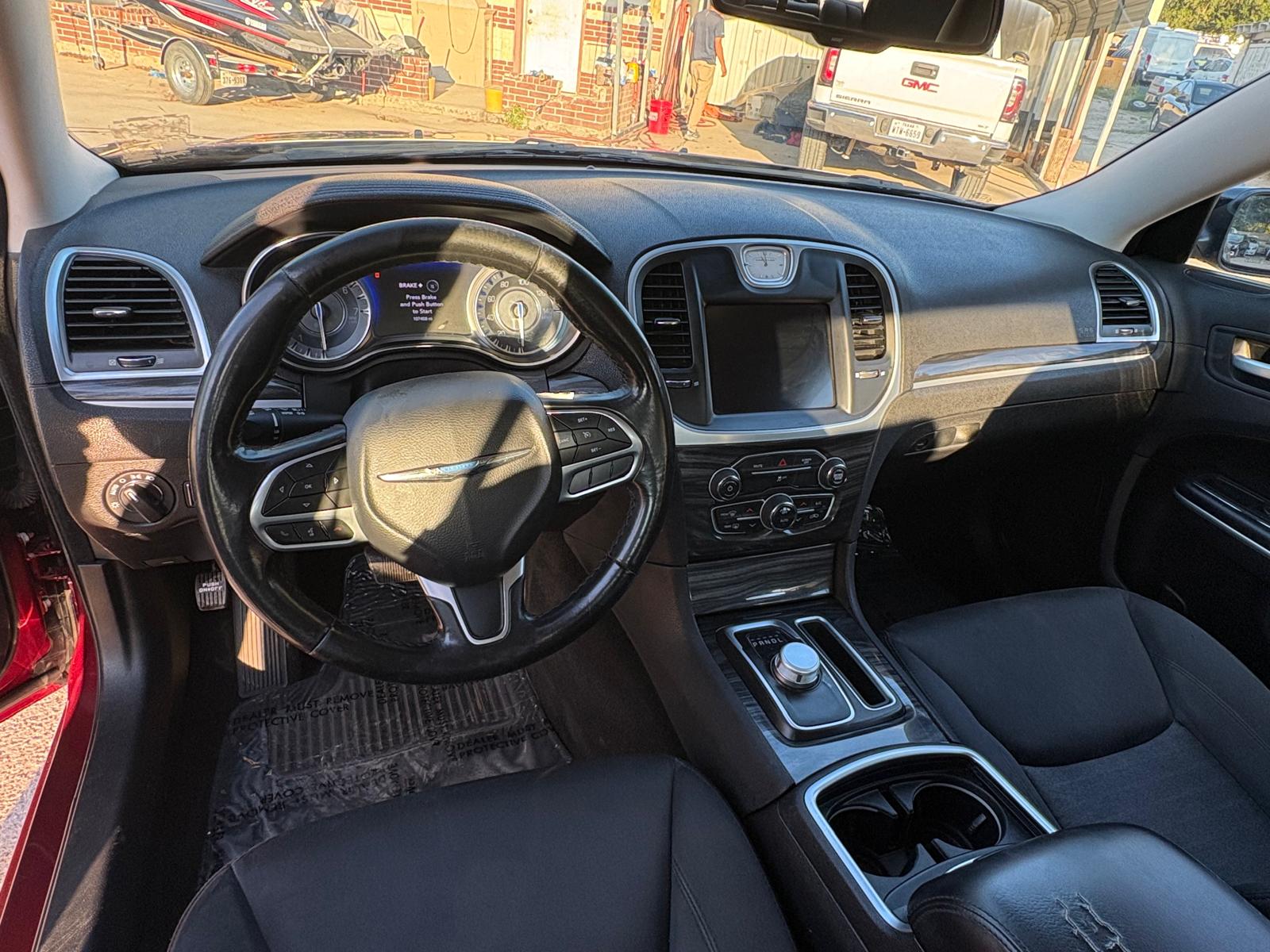 2019 Chrysler 300 Touring – 3.6L V6, Automatic, RWD