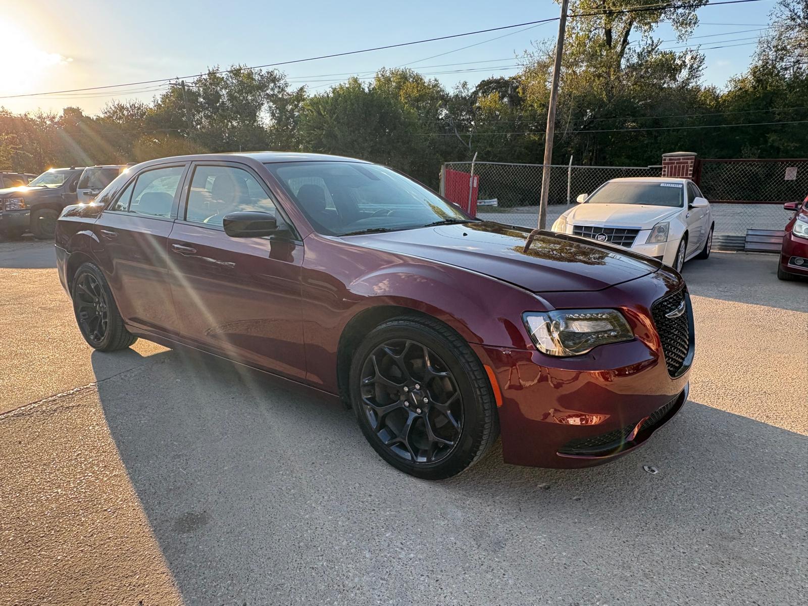 2019 Chrysler 300 Touring – 3.6L V6, Automatic, RWD