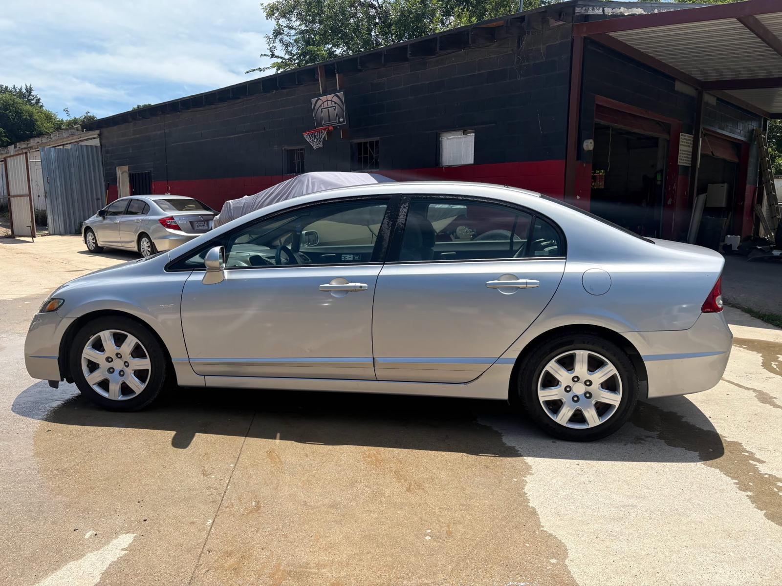 2009 Honda Civic LX – 1.8L i-VTEC, Automatic