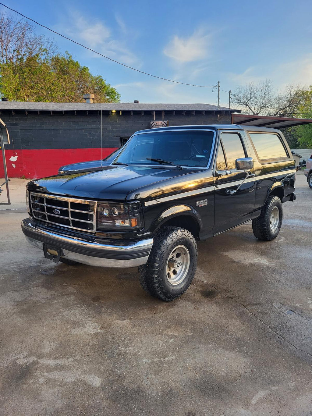 1996 Ford Bronco XLT – 5.8L V8, 4x4, Automatic – Classic SUV