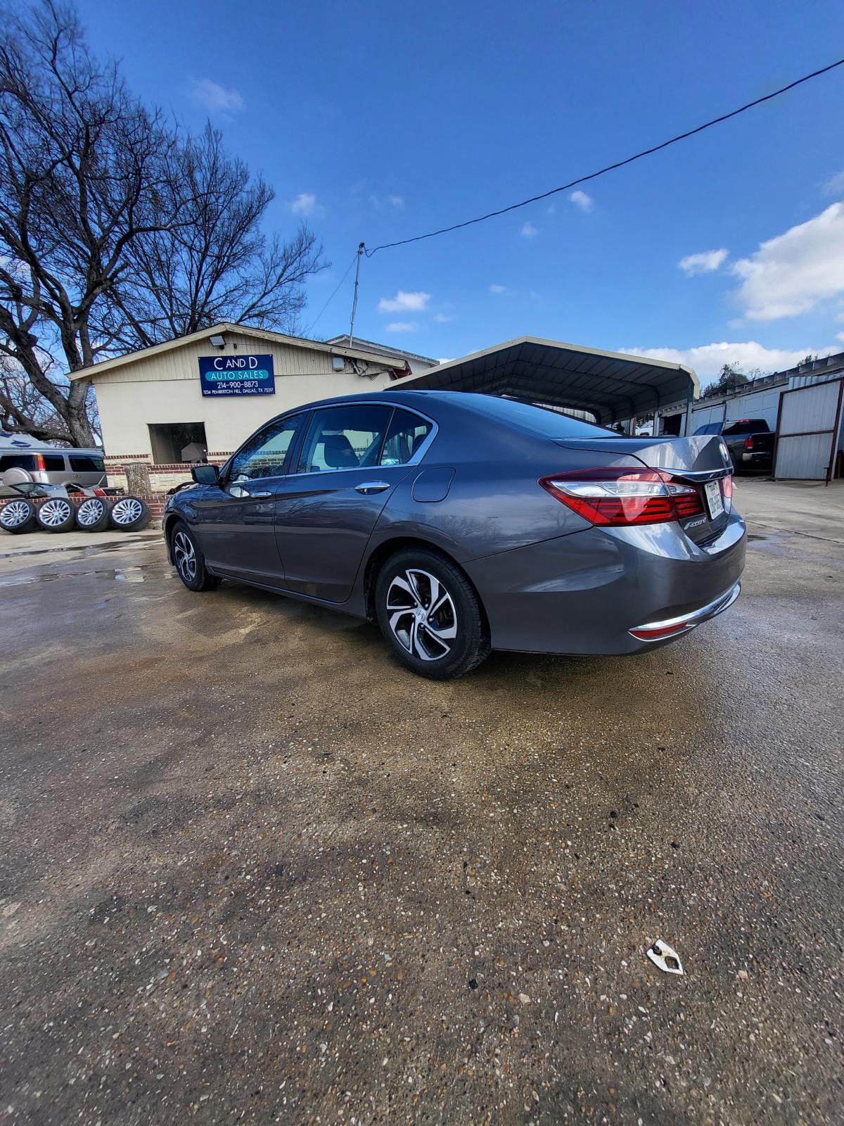 2017 Honda Accord Sedan – Automatic, FWD – Clean Title – Runs & Drives Great