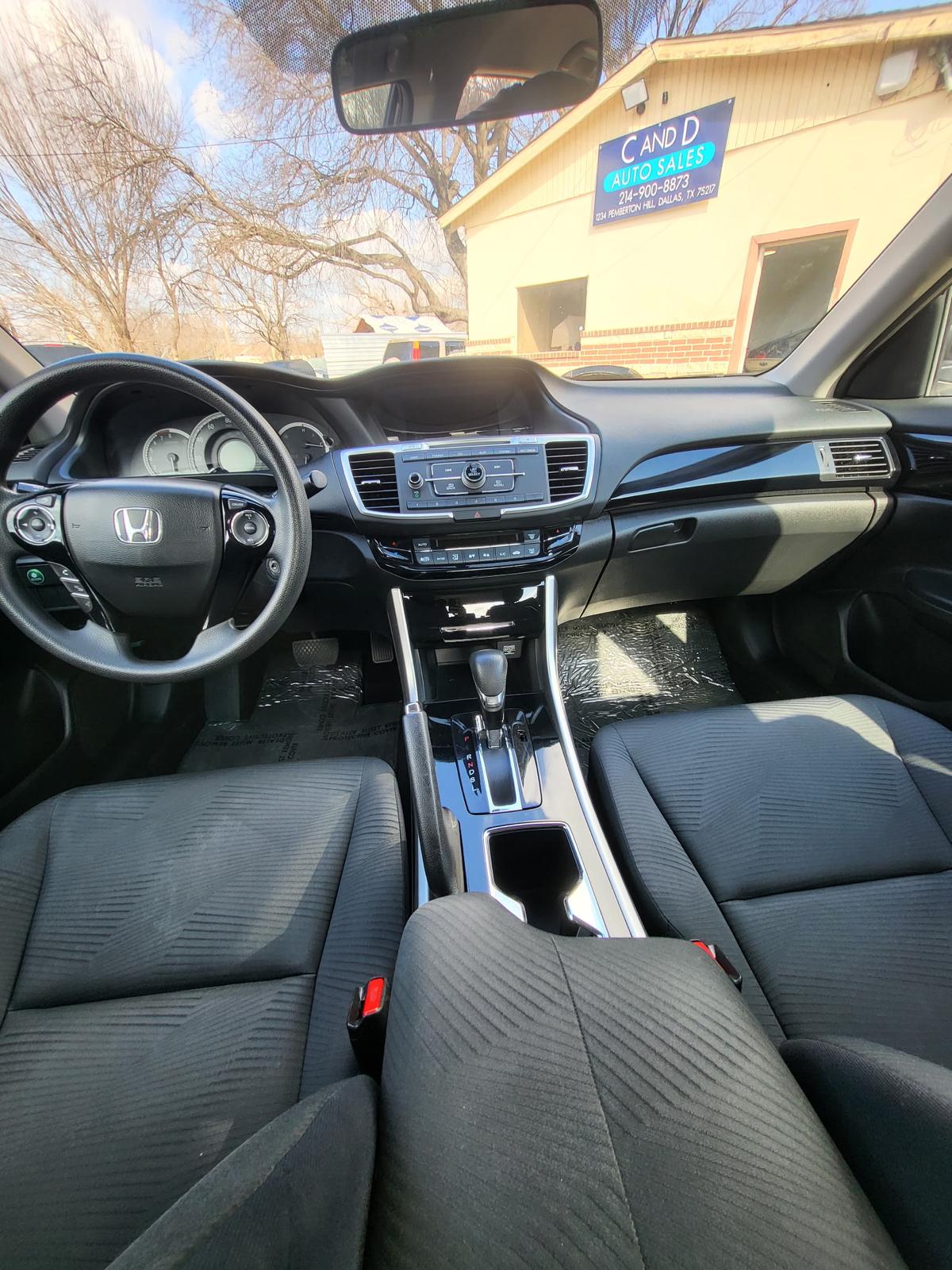 2017 Honda Accord Sedan – Automatic, FWD – Clean Title – Runs & Drives Great