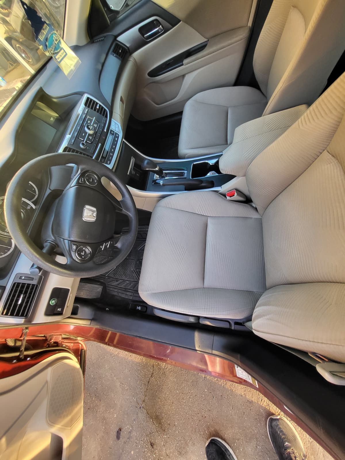 2015 Honda Accord LX – Clean Title – 124k Miles – Automatic – 2.4L – Runs & Drives Great