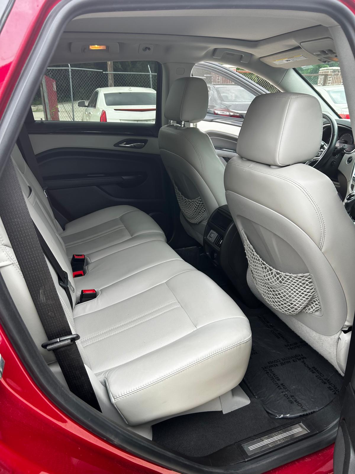 2015 Cadillac SRX Luxury Collection – 3.6L V6, Automatic, Heated Seats, Panoramic Sunroof