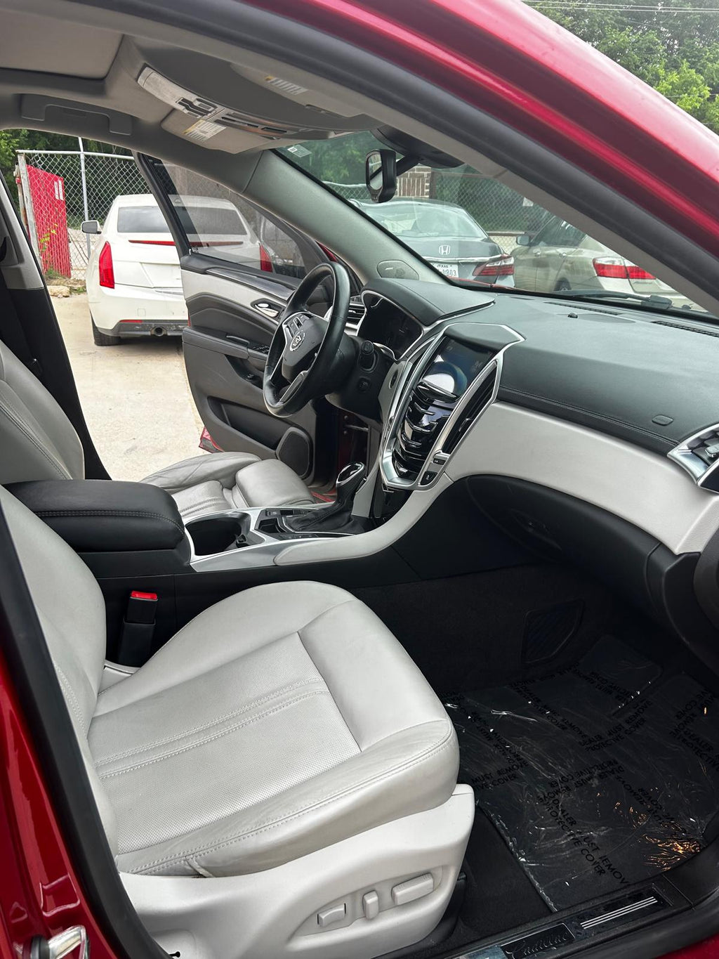 2015 Cadillac SRX Luxury Collection – 3.6L V6, Automatic, Heated Seats, Panoramic Sunroof