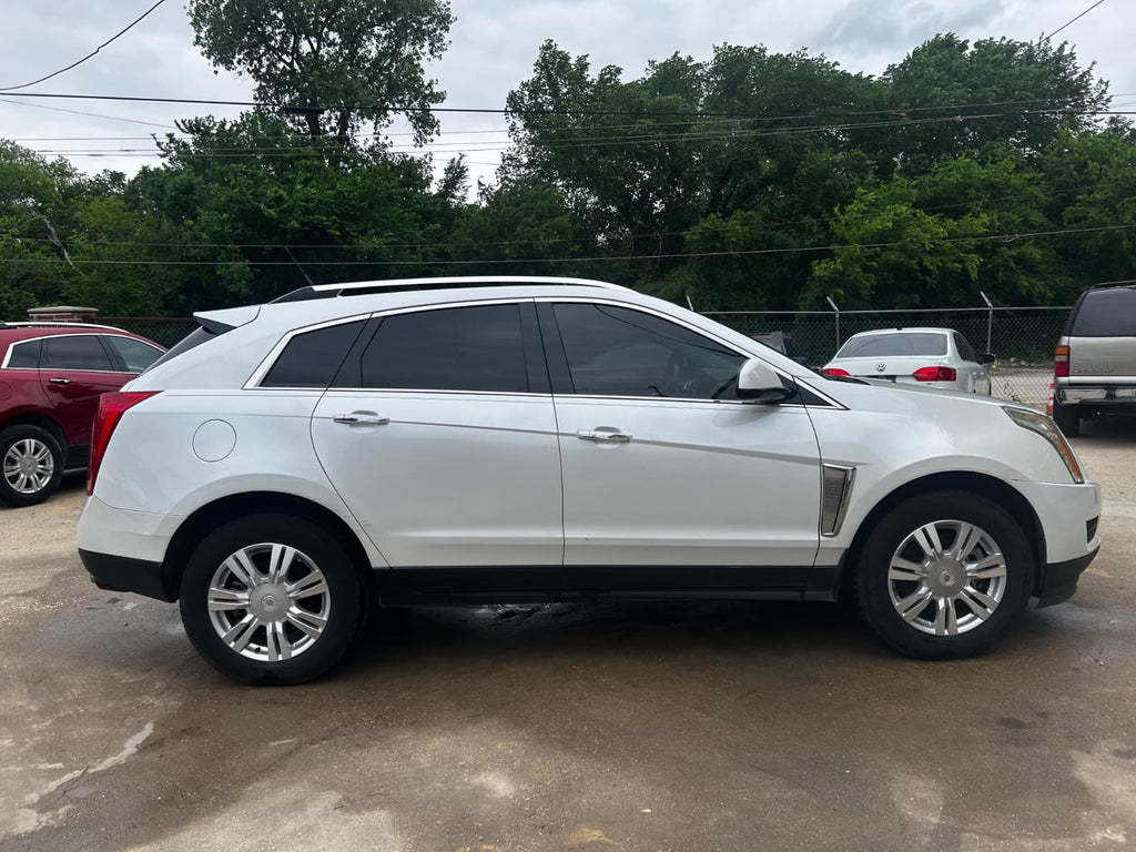 2014 Cadillac SRX Luxury Collection – 3.6L V6, Automatic, Navigation, Panoramic Sunroof