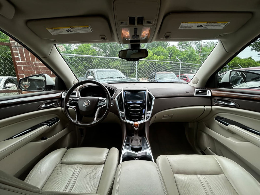 2014 Cadillac SRX Luxury Collection – 3.6L V6, Automatic, Navigation, Panoramic Sunroof