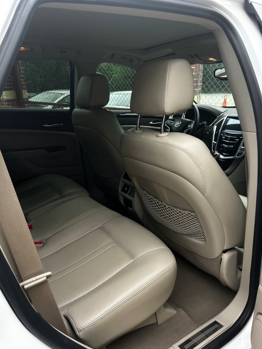 2014 Cadillac SRX Luxury Collection – 3.6L V6, Automatic, Navigation, Panoramic Sunroof